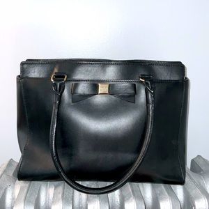 Black Kate spade purse (GREAT CONDITION)